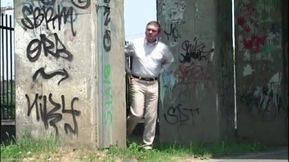 My husband loves the shemale's cock