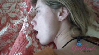 Guy assfucks small tits blonde Haley Reed and Rainy Day Jordan and fills her ass with cum