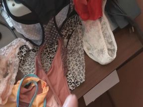 Milk and More Milk for My Wife - Mucha Leche Para Mi Esposa