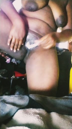 Amateur girl shaving her favourite part of the body