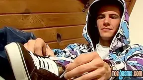 Big Dicked Twink Plays Around With Feet And Jacks Off