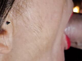 amateur milf close up oral-job joy