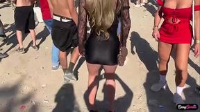 Fiquei louca de tes&atilde_o no meio da festa e fui transar no banheiro
