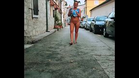 I walk around the city without panties and show my pussy to people