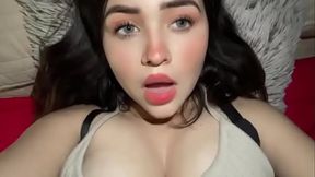 Qu&eacute_ tal se me ven aqu&iacute_? Esta blusa me la regal&oacute_ mi t&iacute_o V&iacute_ctor