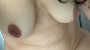 MILF SLUT wiping her cunt after pissing