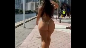GRABO A UN NALGONA EN LA CALLE SE DA CUENTA PERO NO DICE NADA