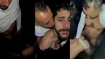 TÁ FRIO LÁ FORA, NAS CABINES TÁ BEM GOSTOSO FODENDO COM GAYS PUTOS.
