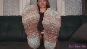 Smelly Winter Socks - 4K MP4