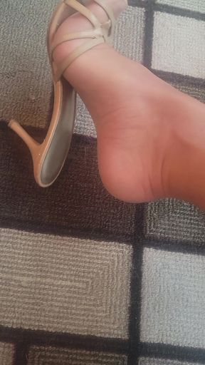 Jacking Off with Heels and Nylons and Cumming on Heel