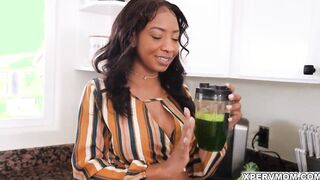 Fit stepmom September Reign makes a healthy juice for her