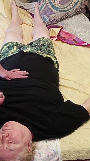 I Jerk off My Cock and Fuck My Stepmom in My Mouth to Cum on Her