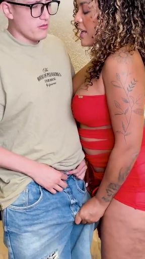 My new ebony Milf Boss horny makes me a fake casting to test my new position!   Clip 1