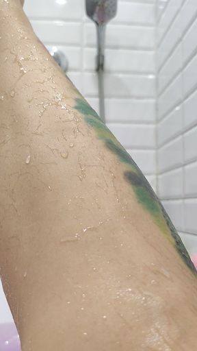 Wet Hairy Pussy, Hairy Legs and Armpits in the Bathtub