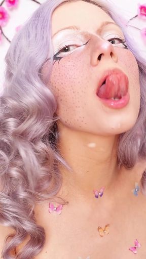 This Dragon Dildo Is so Big!