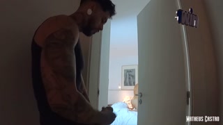 BRANQUINHA RABUDA FODENDO COM O MARIDO E SEU AMIGO - MENAGE E DUPLA PENETRAÇÃO