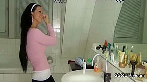Bro Caught German Stepsister In Bath And Seduce To Handjob