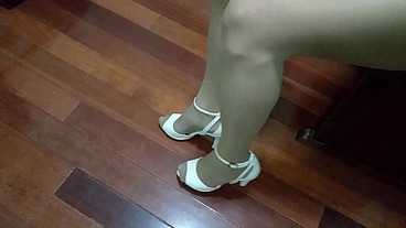 Dani_Leg Curvy Legs in Sexy Tan Pantyhose and High Heels