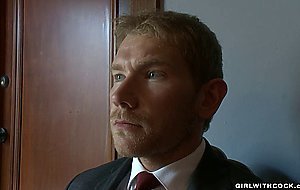 Shemale anal fucks big dick bodyguard
