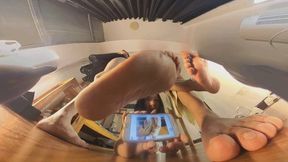 VR360 XINXIN BAREFOOT POV CRUSH