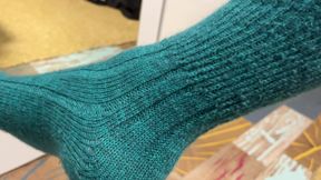 Earl Smile - Hairy Body with Thick Green Winter Socks