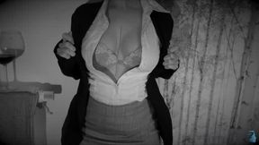 vintage lady with red lipstick masturbates