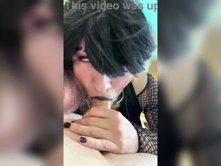 Alt T-girl Deepthroating Knob POV