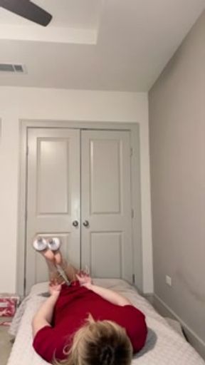 Crossdresser self bondage gone wrong