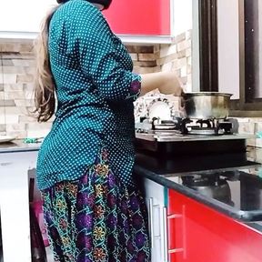 Desi Wife Fucked In Kitchen While She Is Making Tea