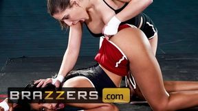 Flexible fighter Abella Danger gets her ass licked by Jenna Foxx