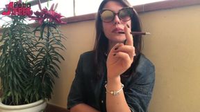 She prefer outdoor smoking