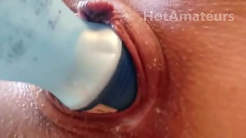 She loves to shove the whole deodorant in her pussy