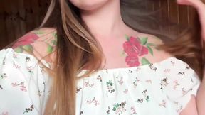 Solo fingering pussy
