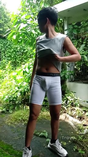 Pinoy Stud Takes on the Sidewalk and Cum Outdoor