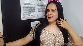 Contrato A Una Puta Y Me La Follo Por El Culo Sin Condon