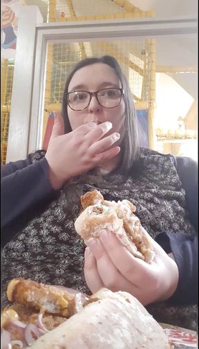 SSBBW secret filming of meal with stepfamily (This video has no audio)