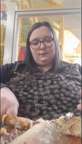 SSBBW secret filming of meal with stepfamily (This video has no audio)