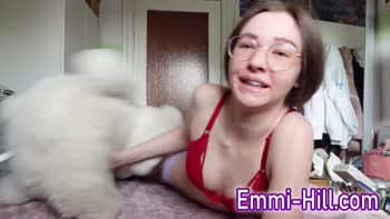 Teen (18+) EmmiHill's Naughty Solo Squirting Fun