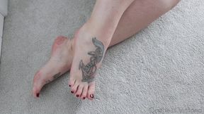 Cum for My perfect Feet with Toenails Painted Deep Red