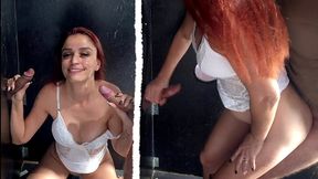 esposa leva gozadas na boca de desconhecido no gloryhole!