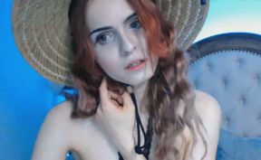 Horny Shemale Wanking her Dick so Hard On Cam