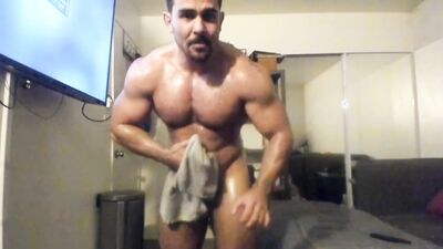 Benji Bastian oils up his straight body for a massive cock tease