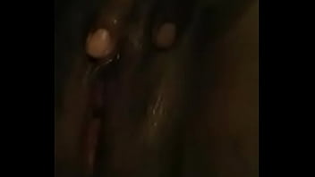Rica morenita bien mojada (???)