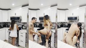 latinos follan en la cocina - sexo real