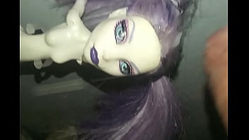 Le doy semen a mi mu&ntilde_eca MonsterHigh Spektra