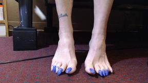 Barefoot long toenails
