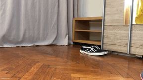 KYLIE IS TRYING ON NICKY’S SHOES THAT ARE TOO SMALL FOR HER BIG FEET - MP4 HD