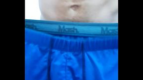 Dar aquela cheirada na cueca suada depois do treino &eacute_ muito bom. Parte 1