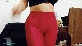 he took advantage of the fact that his client came to his house to solve problems and ended up inviting the naughty girl to watch a movie, but his intention was to fuck the hot girl, check out this pr