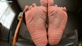 Lil Honey bear back with her meaty soles - MP4